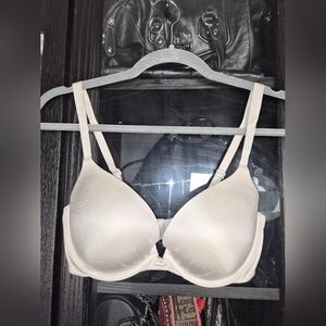 5 For $25✨️Victoria's Secret Womens Fabulous Bra Size 34 D Nude Beige Bra